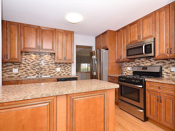 5th image of 1014 Sussex Dr #1014