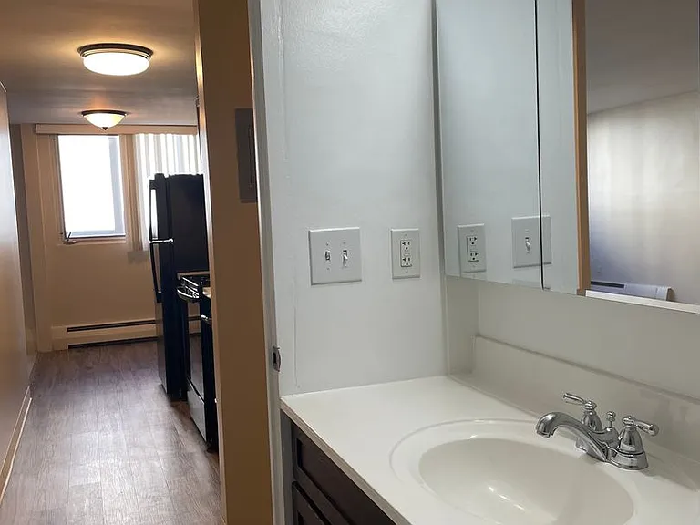 Executive Apartments — Photo 14