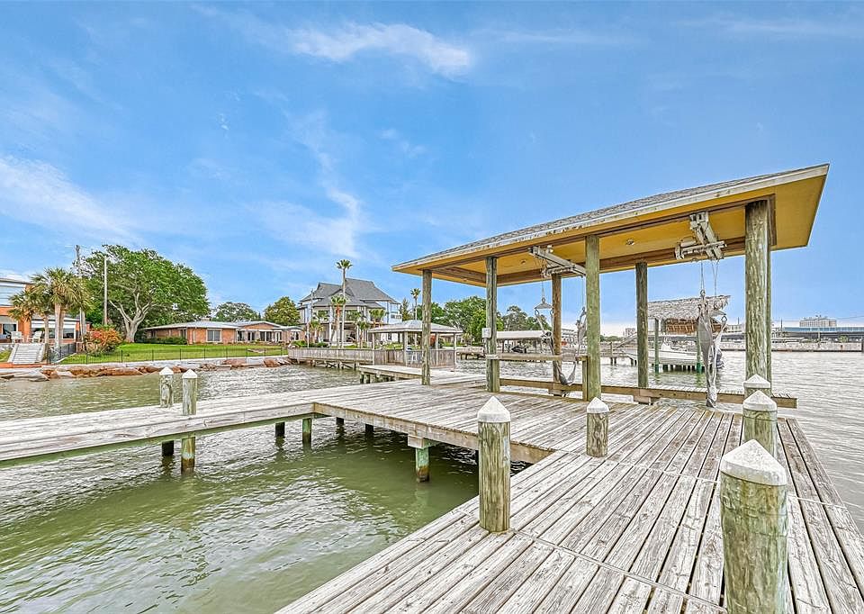 1109 Harbor View Dr, Galveston, TX 77550 MLS 28830057 Zillow