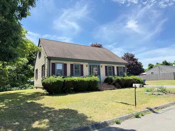 3 Pine Ave, Fairhaven, MA 02719