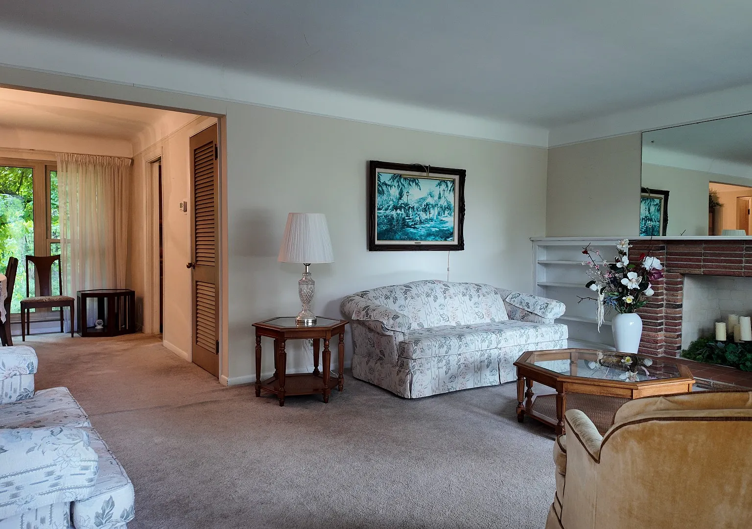 Charming 3-Bed Madeira Schools Home — Photo 4