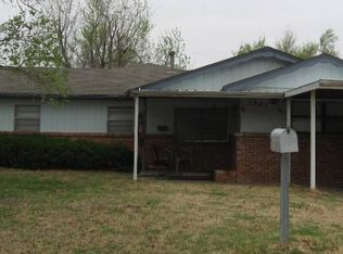 1821 Lullaby Ln, Midwest City, OK 73130