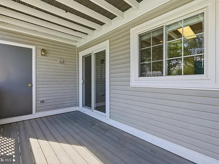 12891 Grays Pointe Rd #12891B — Photo 20