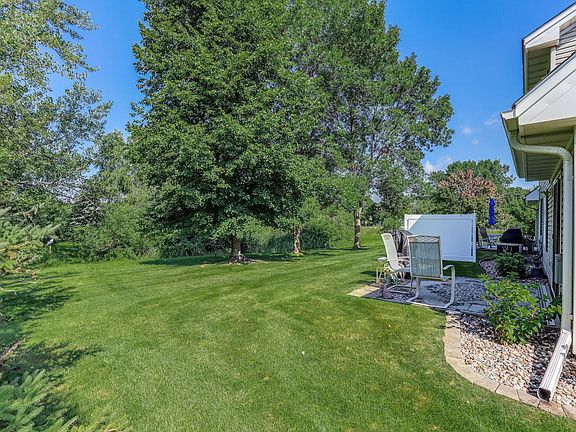 4th image of 9061 Underwood Ln N