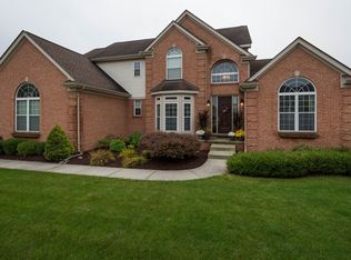 8504 Hidden Forest Ct, Grand Blanc, MI 48439