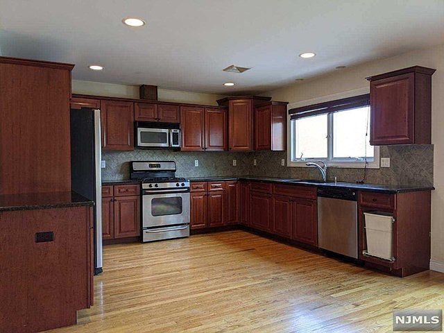 1st image of 53 Marion Ave APT C