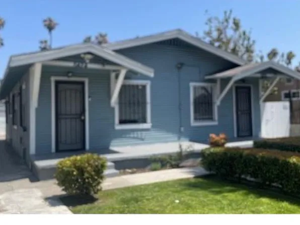 5426 S Van Ness Ave, Los Angeles, CA 90062