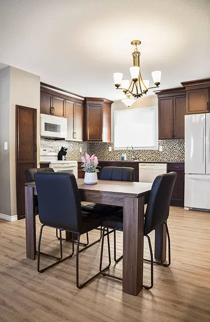 5 Watson Street Red Deer — Photo 4