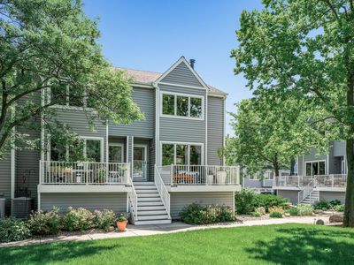 1575 W Wayzata Blvd APT A, Long Lake, MN, 55356