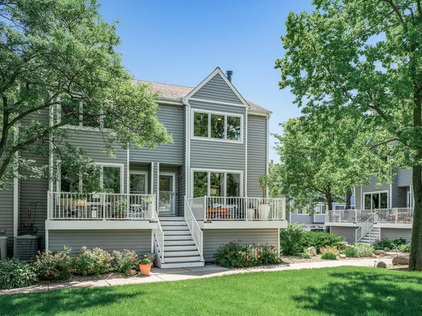 1575 W Wayzata Blvd APT A, Long Lake, MN 55356