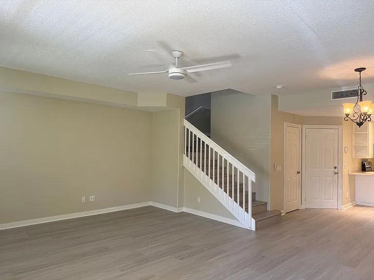1603 Napoli Dr W — Photo 5