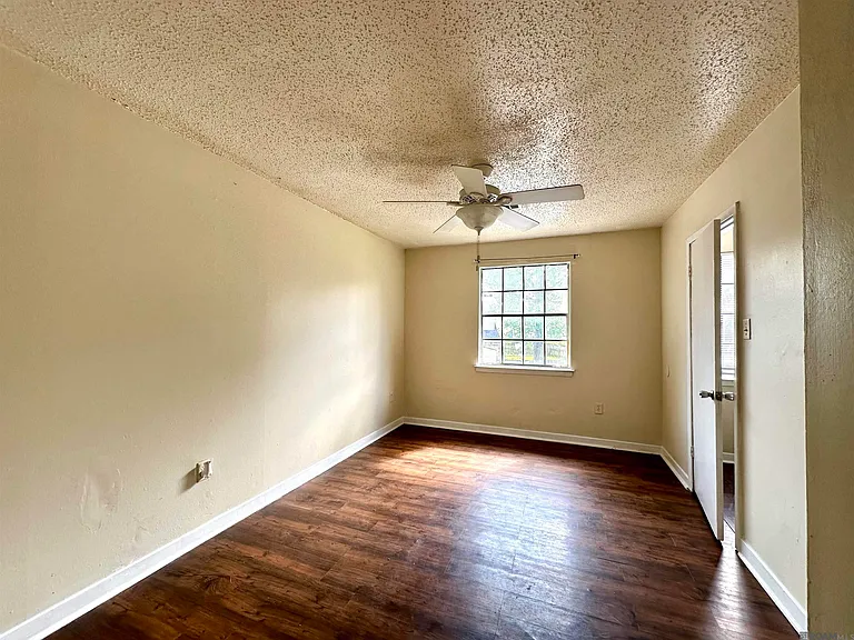 15855 S Sunderland Ave — Photo 11