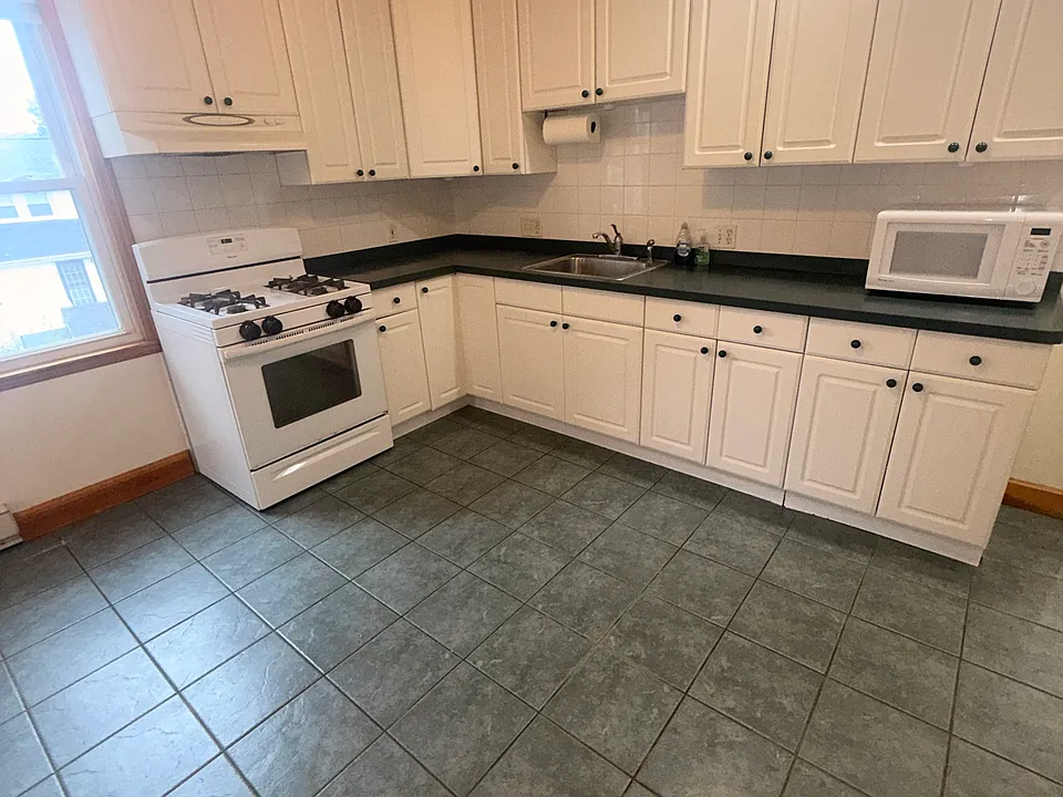10 Cliff St #3
