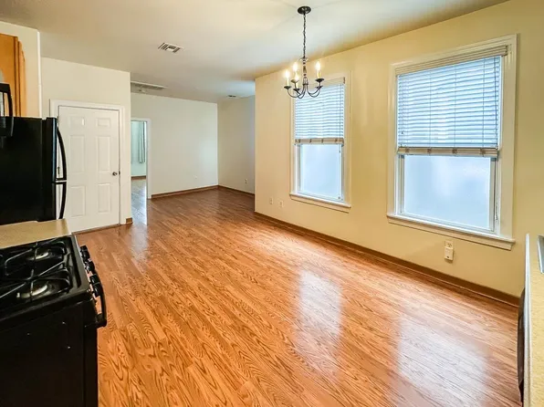 394 Woodlawn Avenue image 12 of 15