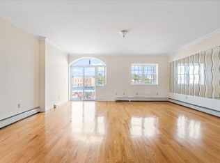 7105 Cooper Ave APT 2, Glendale, NY 11385