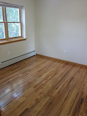 Rented by Realty 2000 Corp | media 4