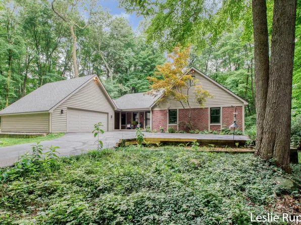 3591 Tuscany Dr SE, Grand Rapids, MI 49546