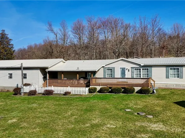 130 Locust St, Salesville, OH 43778