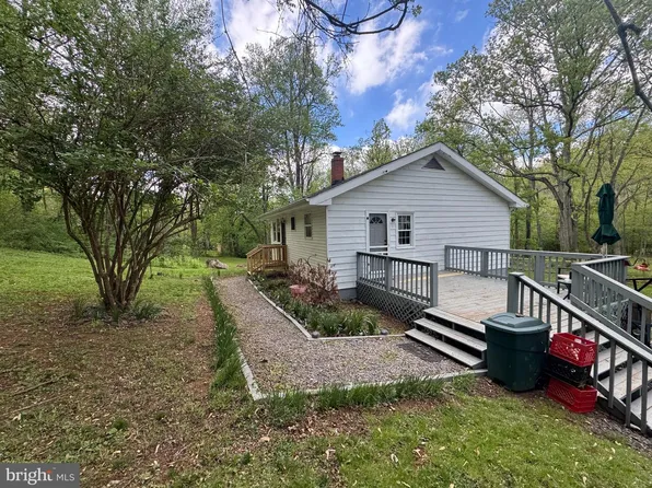 673 Creek Rd, Front Royal, VA 22630