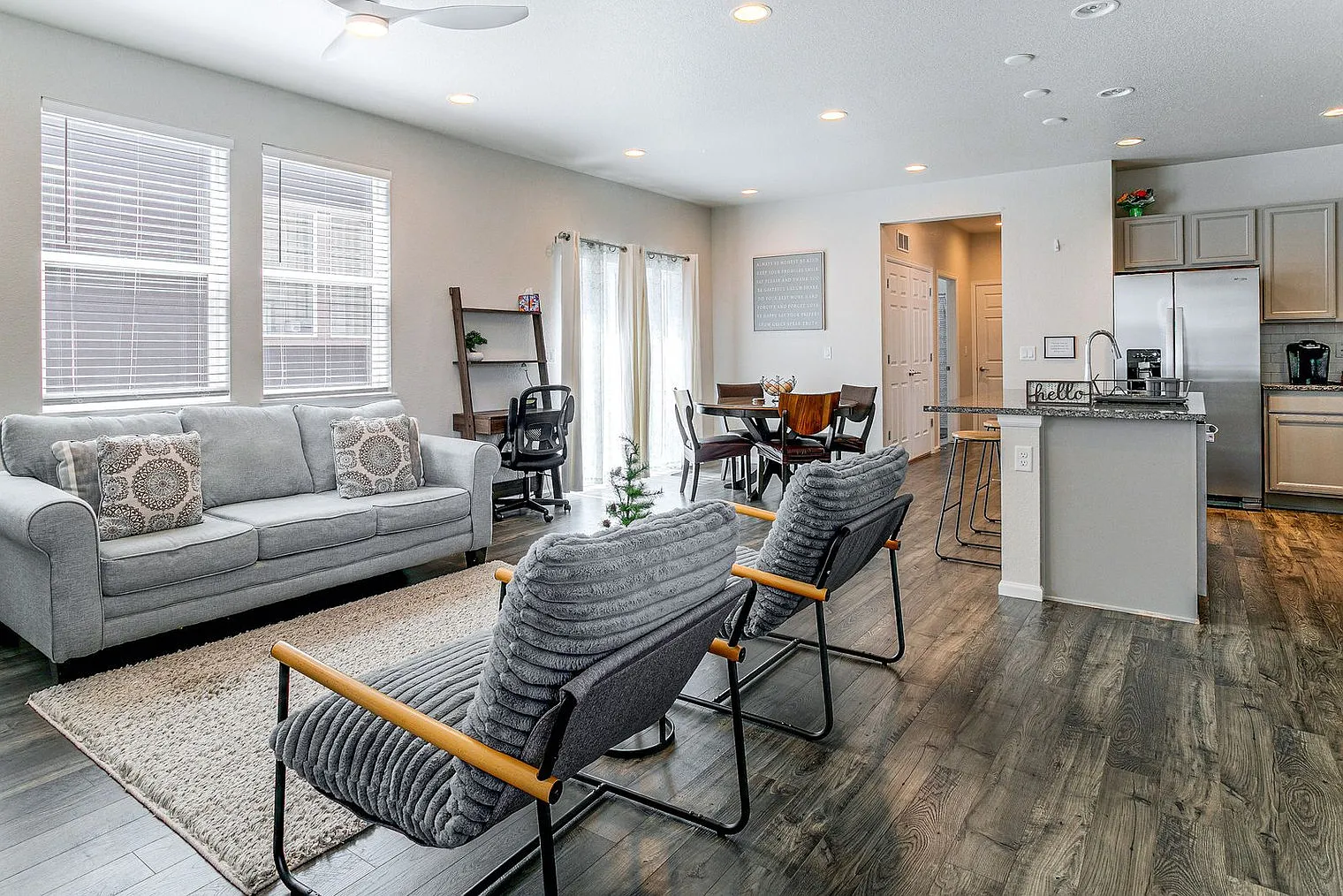 2 bed, 2.0 bath, 1248 sqft, $4,580 — Photo 1