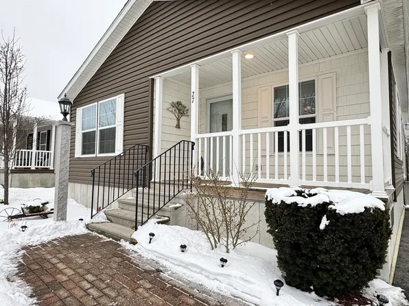 27 Lantern Ln, Rutland, MA 01543