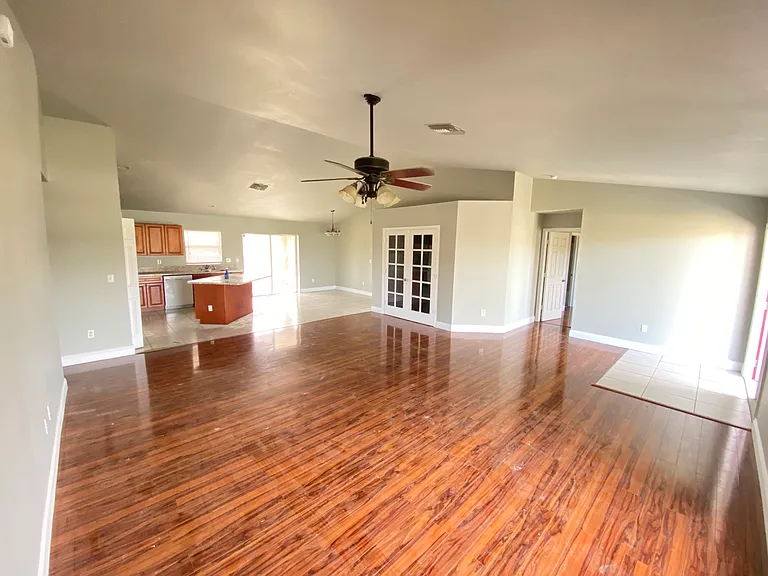 413 NW 16th Pl — Photo 24