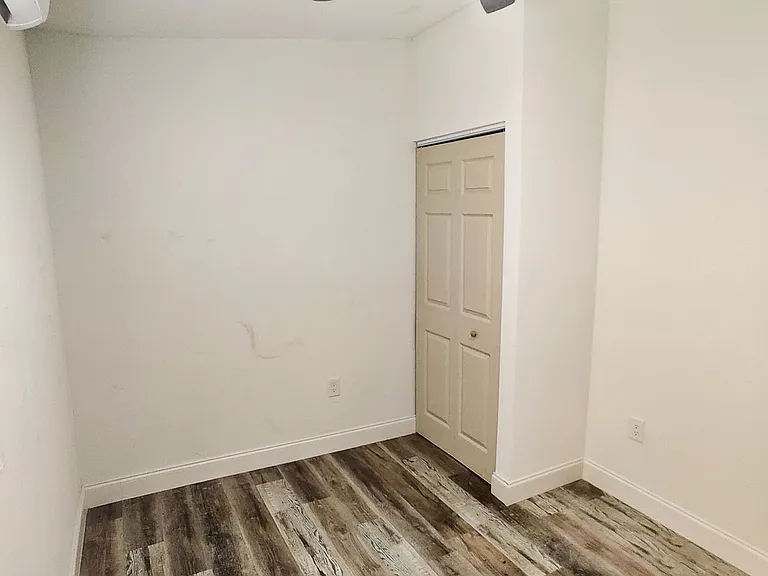 5500 Balboa Dr — Photo 12