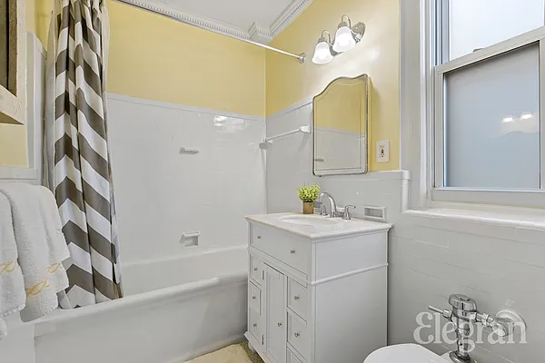 Sold by (Legacy) Elegran | media 8