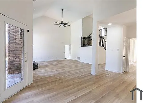 2334 Stillwater Dr — Photo 10
