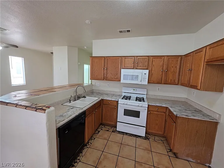 2506 Lady Elizabeth Ct — Photo 46