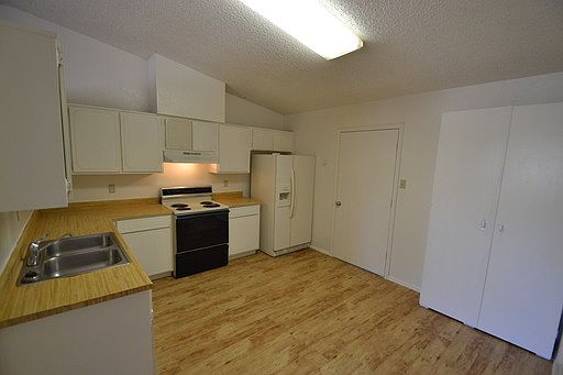 4th image of 4654 E Camino St