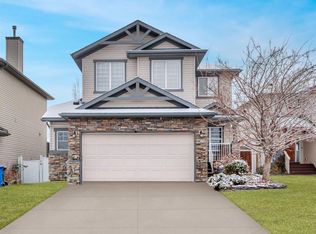 408 W Rainbow Falls Way, Chestermere, AB T1X 1S6