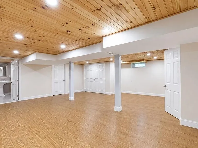 5 Interlocken Rd — Photo 28