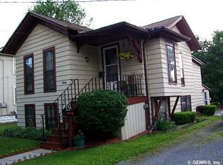 20 South St, Le Roy, NY 14482