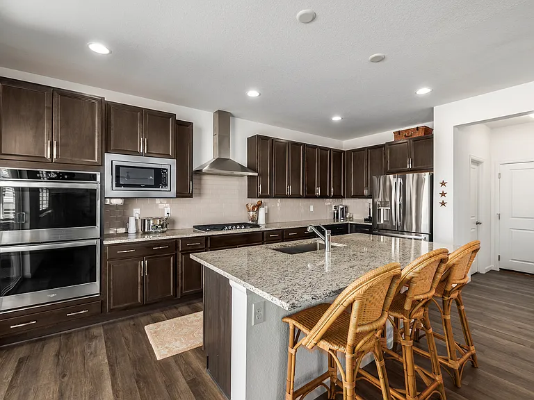 943 W Hopkins Dr — Photo 43