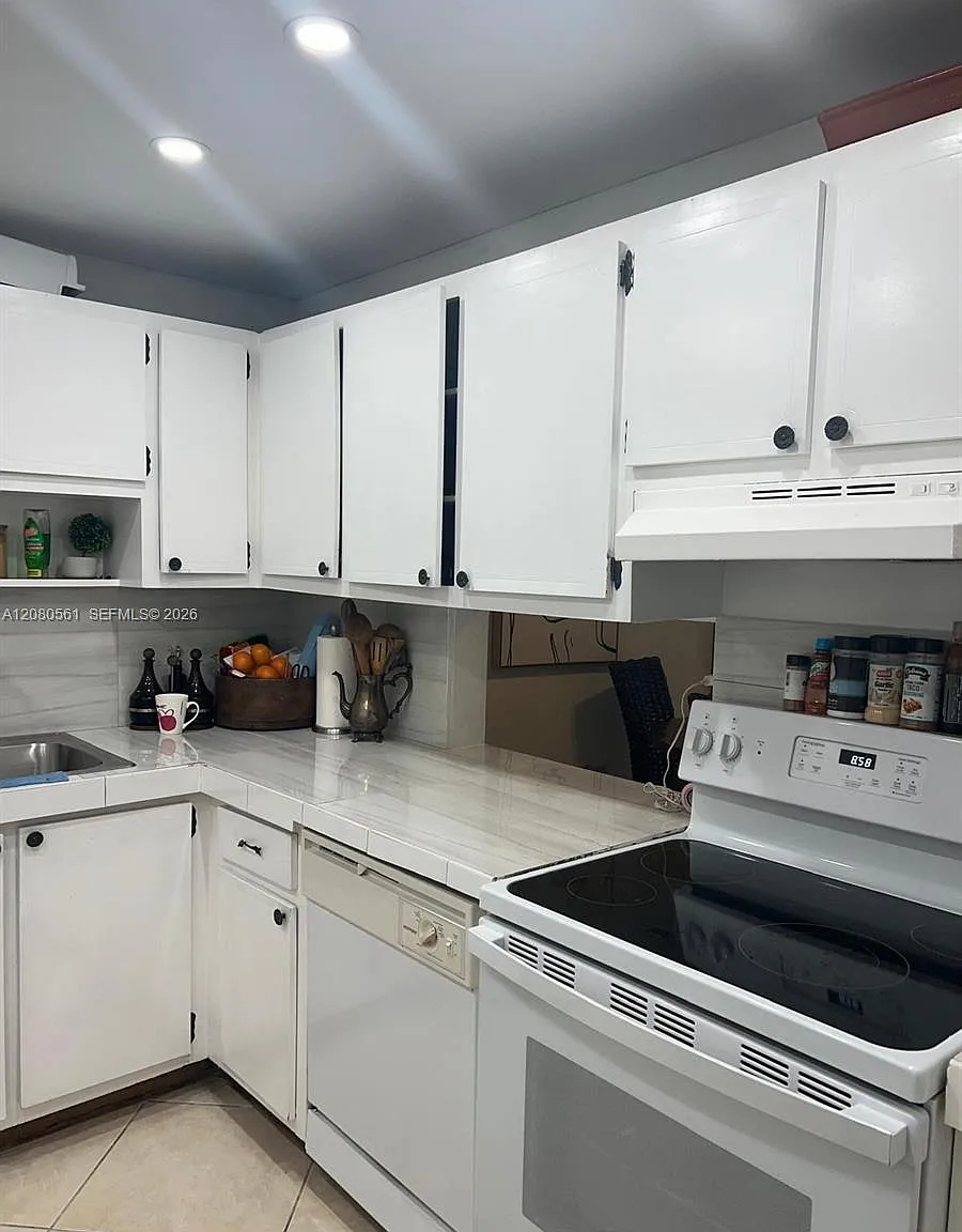 Galloway Gardens Condo — Photo 3