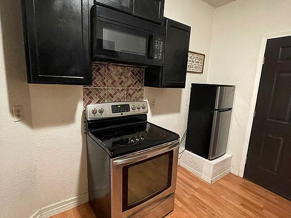 3rd image of 504 W San Antonio Ave #12