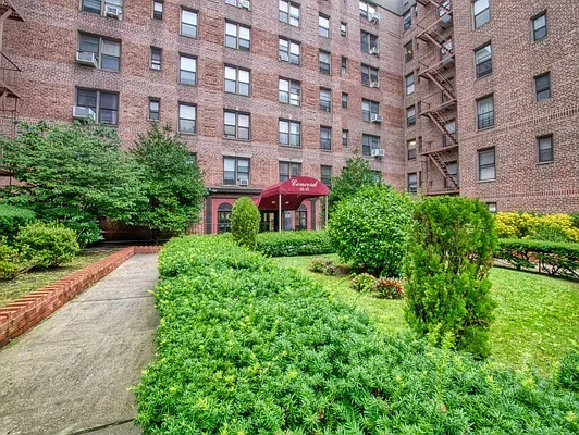 Sold by Richmont Realty LLC | media 8