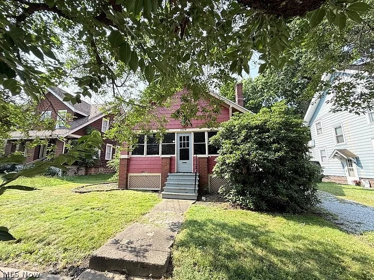 1504 Preston Ave — Photo 4