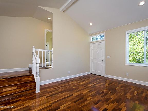 2nd image of 3121 Evelyn St