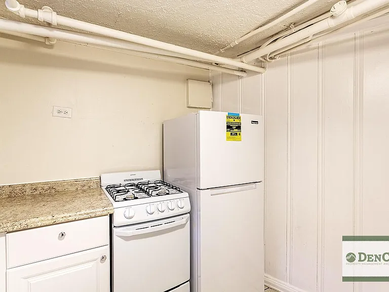 1840 Vine St #6 — Photo 7