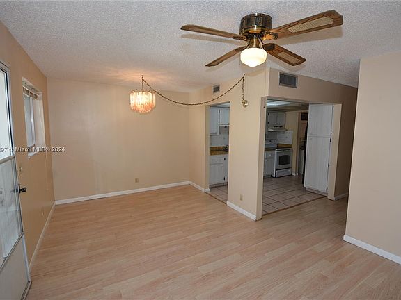 3rd image of 1870 Fairview Villas Dr #6