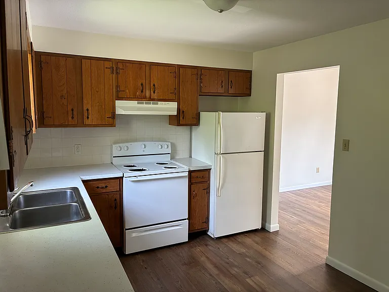 774 W Union St #5 — Photo 9