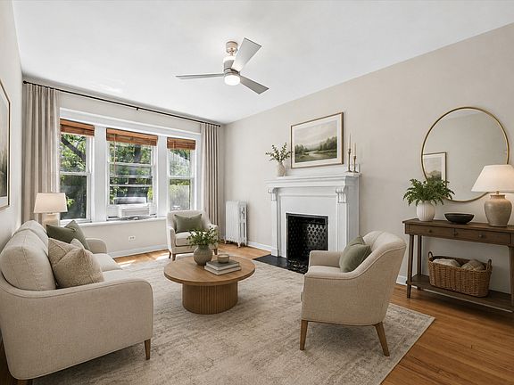 3rd image of 5052 S Blackstone Ave APT 2