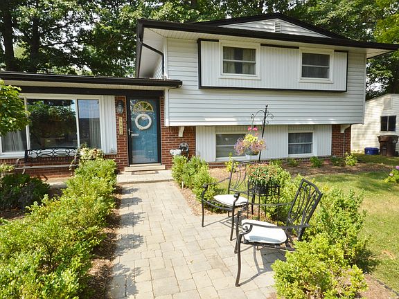 4th image of 8423 Buffalo Dr
