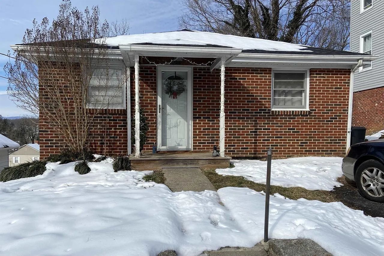 714 Burwell Ave photo 1