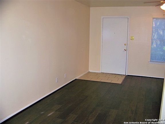 4th image of 2811 Woodbury Dr