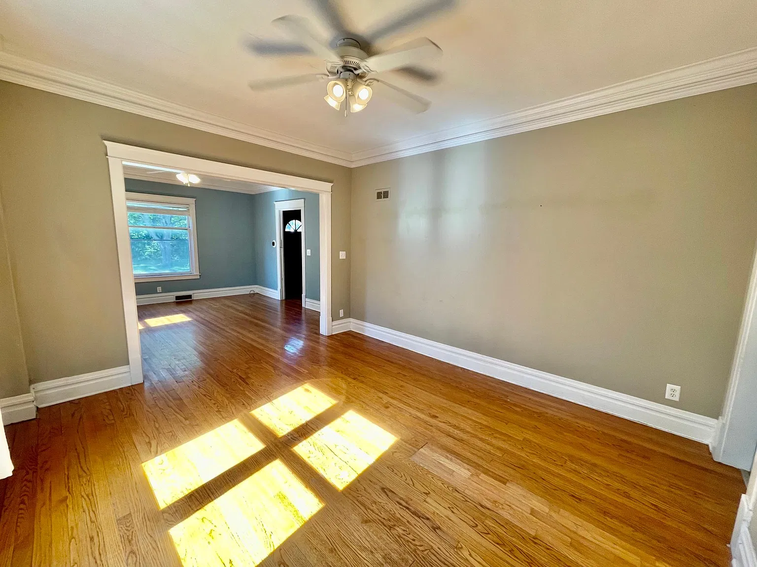 818 Seymour Avenue — Photo 4