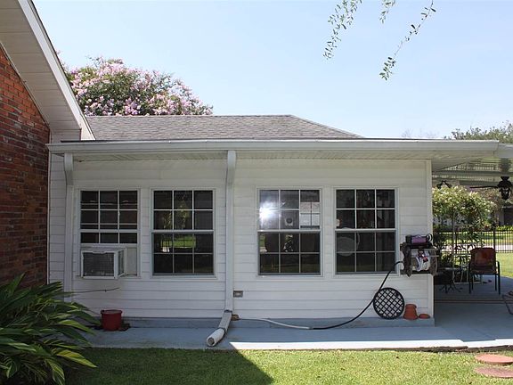 5th image of 101 Hawthorne Dr
