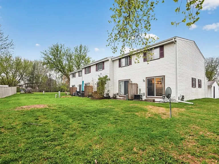 852 Woodgate Dr #2 — Photo 11